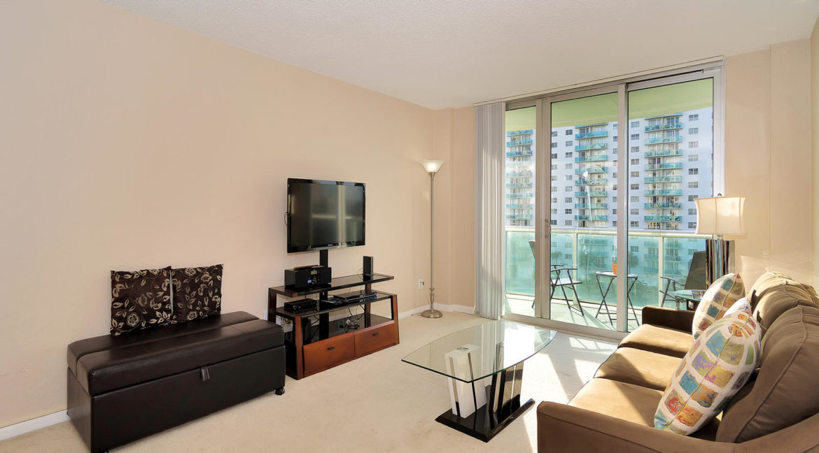 Tualquilerenmiami Ocean R64