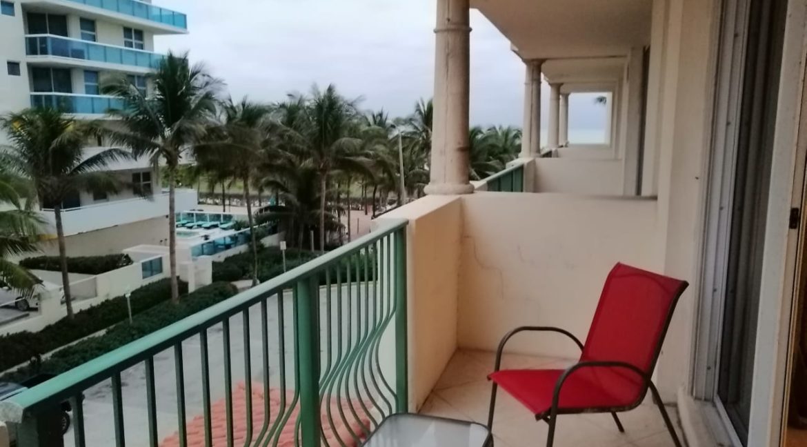 balcon carlisle